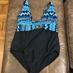 Anne Cole one piece swimsuit size 16